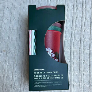 NIB Starbucks reusable cold cups. 5 Christmas edition poinsettias straws & lids